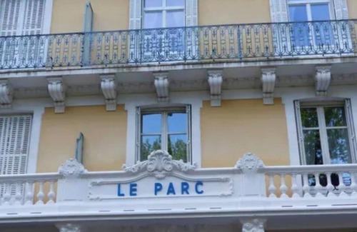 Thermal Apartment | Quiet, refined studio with loggia, in the heart of town, overlooking the parks.