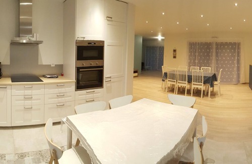 Penestin House | Quiet residence close to shops and beaches