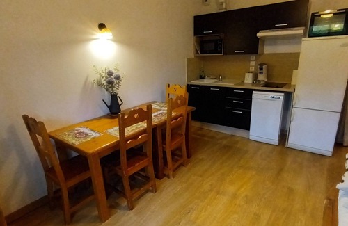 Ax-les-Thermes Apartment | Quiet residence with Ax-les-Thermes swimming pool. Pets allowed
