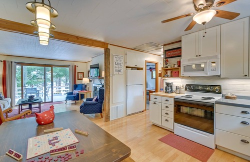 Wautoma House | Quiet Retreat on Lake w/Kayaks, Boats + Bikes!