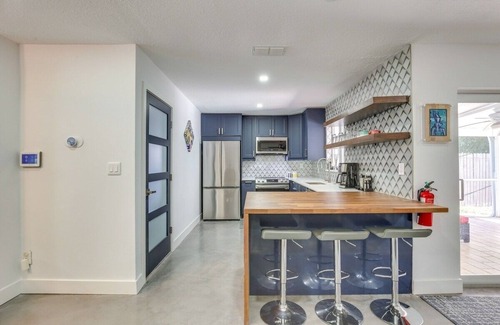 South Corals House | Quiet Retreat with Backyard Patio Near Downtown