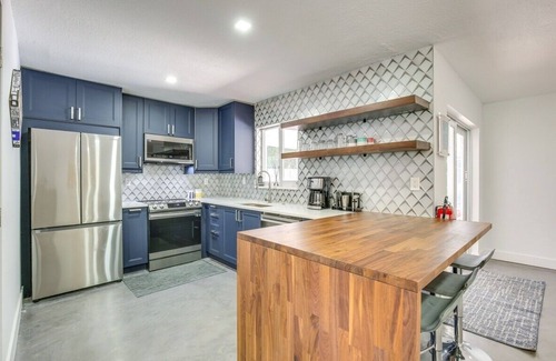 South Corals House | Quiet Retreat with Backyard Patio Near Downtown