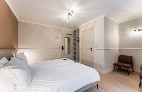 Historical Center Bruges Hotel | Quiet Room in Historical Setting