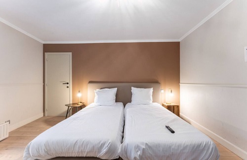 Historical Center Bruges Hotel | Quiet Room in Historical Setting