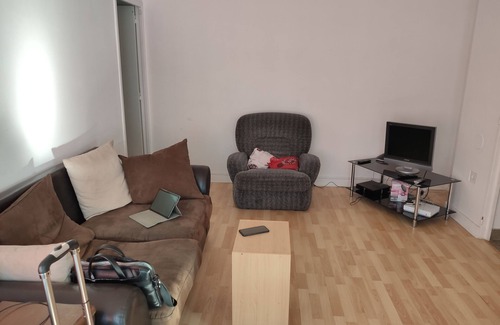 Poussots House | Quiet room in shared apartment
