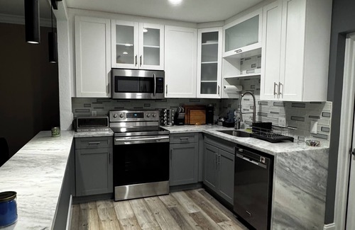 South Middle River House | Quiet Room Near Wilton Manors!