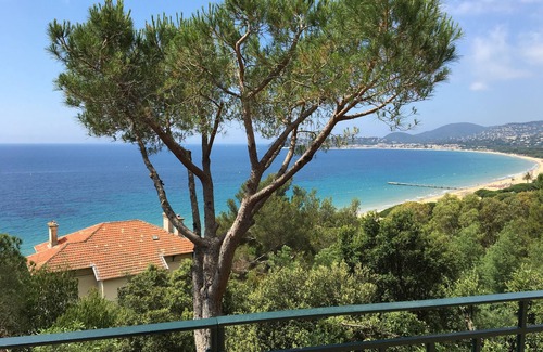 La Croix-Valmer Apartment | Quiet seaside villa. Beach 300 meters away. Exceptional view of the islands