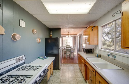Posey Cabin | Quiet Sequoia National Forest Cabin w/Fireplace