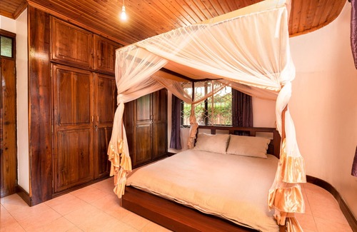 Arusha House | Quiet spacious 4 bedroom Home