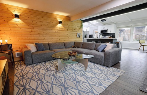 SeaTac House | Quiet Spacious Home Near Angle Lake