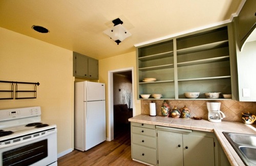 Redding House | Quiet Street.- 1950's Charming 2 Bdrm House Close to Downtown, Civic, Bethel