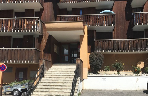 Allos Apartment | Quiet studio near the center of Allos, close to the famous lake, the Verdon and skiing.