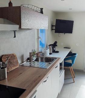 Plaisance-du-Touch Apartment | Quiet Studio with Private Parking