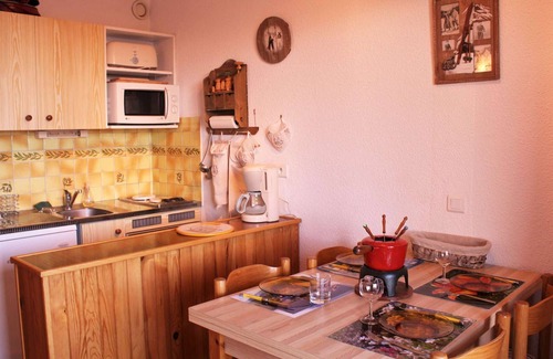 Risoul Apartment | Quiet studio with parking in Risoul, sleeps 4, 2 stars