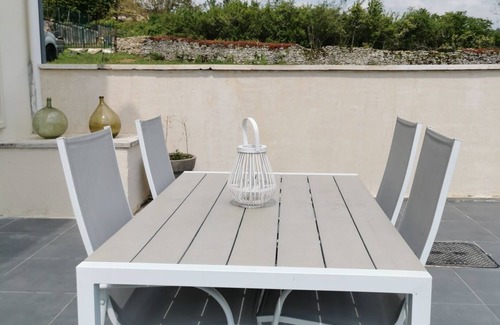 Rougemont Apartment | Quiet studio with terrace