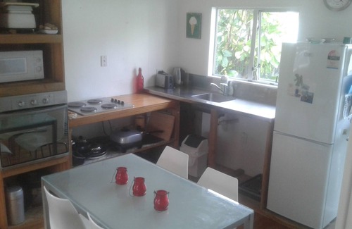 Te Akau House | Quiet Sunny Kiwi Bach