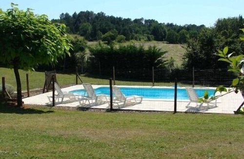 Le Bugue House | Quiet surrounded by greenery a home for a rest assured.