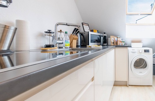 Mitte Apartment | Quiet top floor apartment in the heart of Wiesbaden close to the theater, museum, RMCC, main station
