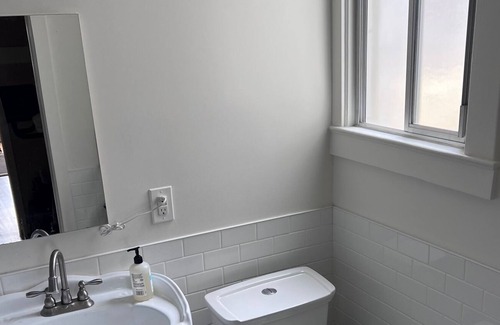 Russian Hill Apartment | Quiet top-floor flat central to all the marina/russian hill/fort mason sites