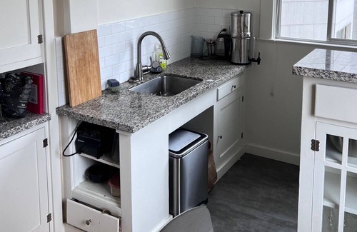 Russian Hill Apartment | Quiet top-floor flat central to all the marina/russian hill/fort mason sites
