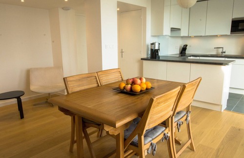 Crozon Apartment | Quiet top floor flat with sea view