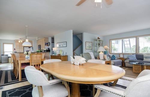 Wrightsville Beach House | Quiet Townhome Steps to Ocean!