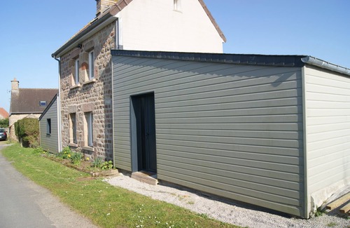 Cosqueville House | Quiet, typical stone house 800 m from the beach