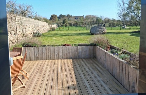 Cosqueville House | Quiet, typical stone house 800 m from the beach