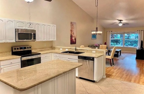 Estero Villa | Quiet Villa with FREE 9 hole GOLF COURSE near Beaches