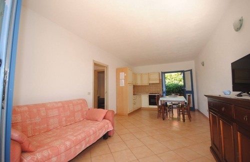 Monte Petrosu House | QUIET VILLA WITH VERANDA AND POOL A FEW STEPS FROM THE SEA AND SERVICES