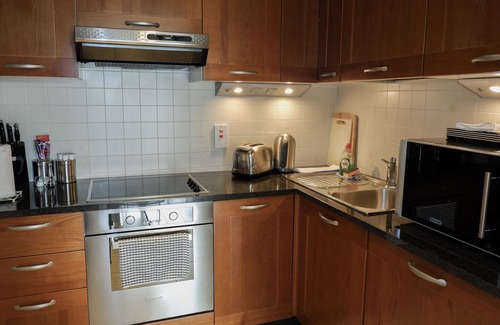 Grand Canal Dock Apartment | Quiet Waterfront Apartment