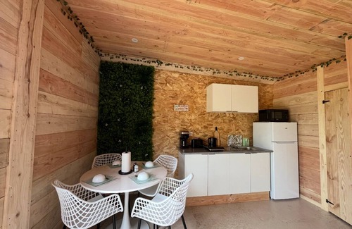 Tourves Ski Chalet | Quietly surrounded by vineyards