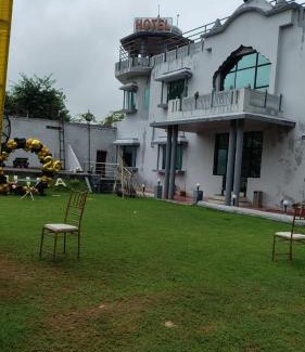 Alwar Hotel | Quila Camps and Resort, Burja