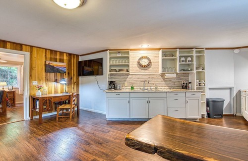 Bryson City Cabin | Quilt and Craft Retreat in Smoky Mountains