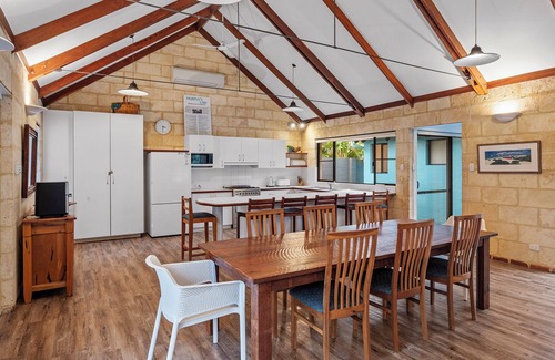 Quindalup House | Quindalup Beach House easy walk to Quindalup Beach