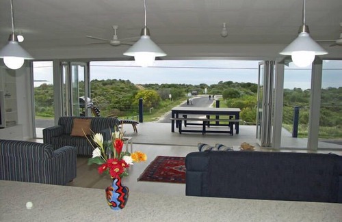 Waterhouse House | Quindalup sea views in Robe