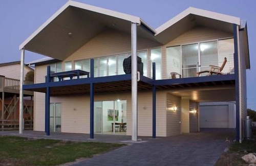 Waterhouse House | Quindalup sea views in Robe