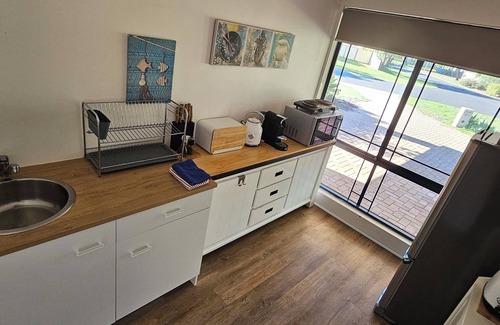 Dunsborough Apartment | Quindalup Studio 300m to beach. Pet friendly!