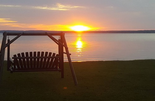 Cheboygan Cottage | Quint Cottage on beautiful Mullett Lake in Northern Michigan