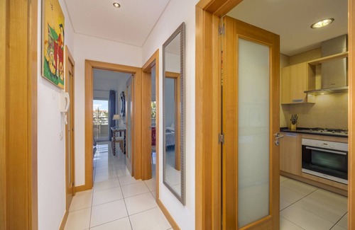 Areias de Sao Joao Apartment | Quinta da Barracuda Upper Floor Stylish 1-bed Apartment 200 metres from Beach