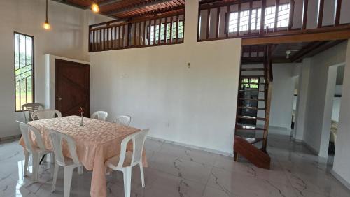 Ecuadorian Amazon House | quinta el shaddai