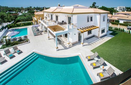 Albufeira Villa | Quinta Ottilie Luxury 14 Bedroom Villa - Spacious Grounds & Two Beautiful Pools