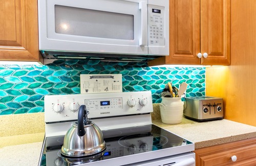 Eastview Manor House | Quintessential FL Home Bursting with Color