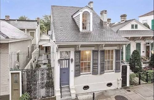 French Quarter Apartment | Quintessential French Quarter Cottage with Lush Courtyard