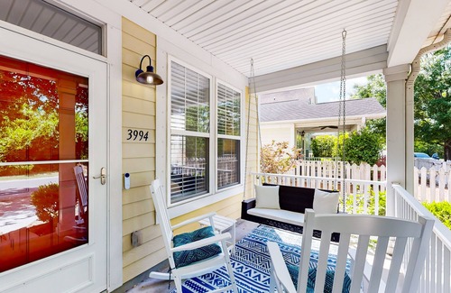 North Charleston House | Quintessential townhome with front porch & location near dining & airport