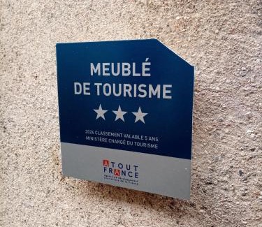Badens House | Quirky modern property fully equipped close to Carcassonne ideal for couples & cyclists