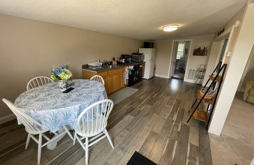 Greenback Apartment | Quit retreat, close to The Dragon, Tellico lake, Chillhowee Mtns, Smoky Mountain