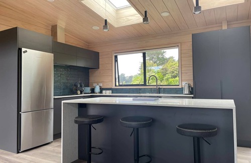 Tararua Forest Park House | Quite Private close to cafes beach river