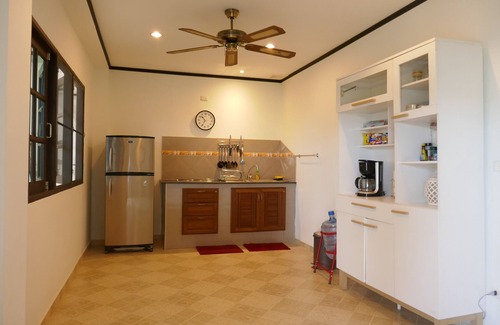 Ko Lanta Apartment | Quite Sea view Apartment in Villa Verde, exclusive with A/C.