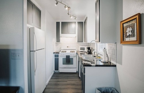 Chico House | Quite Studio w/Patio and Laundry